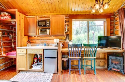 Cooke City-Silver Gate Apartment | Montana Mountain Getaway - 1 Mi to Yellowstone!