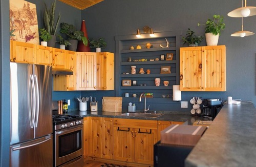 Emigrant Hotel | Montana Views Worth the Trip Hot Tub 25 Acres