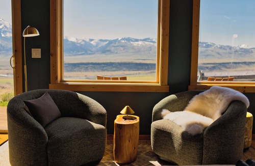 Emigrant Hotel | Montana Views Worth the Trip Hot Tub 25 Acres