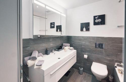 Flims Apartment | Montanas - Luxuswohnung mit Kamin - Nahe Caumasee & Talstation