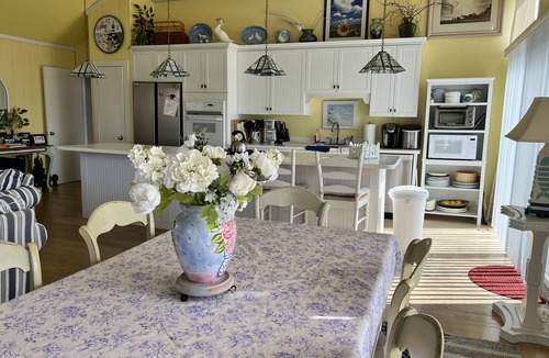 Montauk House | Montauk Panoramic- Luxury home with heated pool -game room- large deck