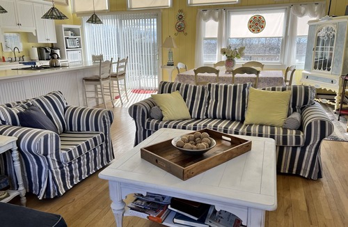 Montauk House | Montauk Panoramic- Luxury home with heated pool -game room- large deck