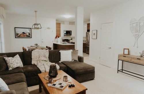 Saint-Faustin-Lac-Carre Condo | MontBlanc - pool and lake, live the Laurentians!
