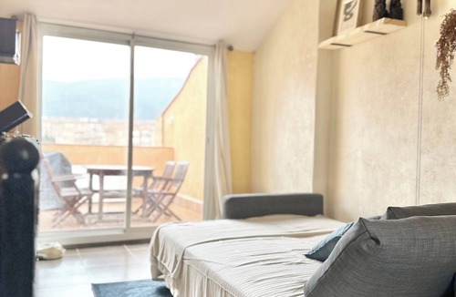 Montblanc House | Montblanc - Sleeps 4 - Parking - City Centre
