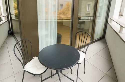 Lausanne Apartment | Montchoisi 2.5 Apt Near Gare/Ouchy Smart Lock