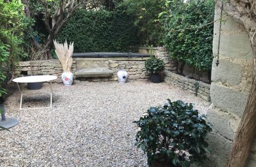 Montaren-et-Saint-Mediers Bed & Breakfast | Monte Arena Chambre d'hôtes
