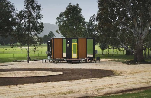 Warrenmang House | Monte at Sheltered Paddock by Tiny Away