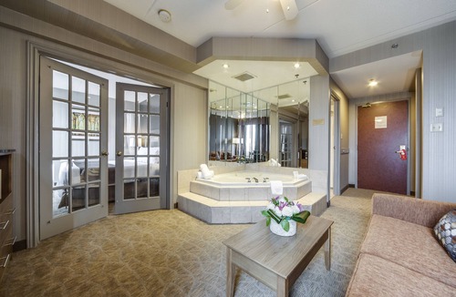 Gateway Hotel | Monte Carlo Inn Airport Suites