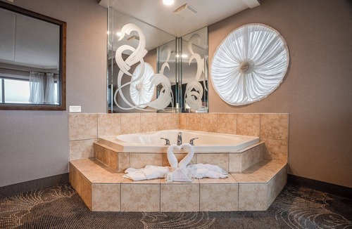 Barrie Hotel | Monte Carlo Inn Barrie Suites