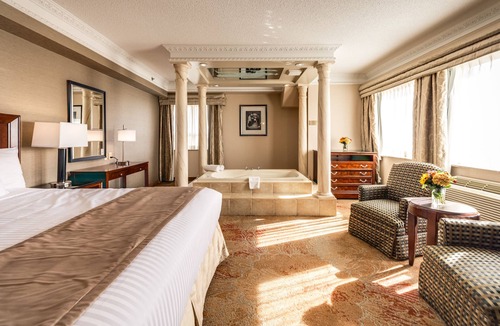Unionville Hotel | Monte Carlo Inn & Suites Downtown Markham