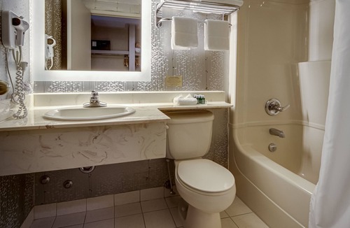 Unionville Hotel | Monte Carlo Inn Toronto - Markham