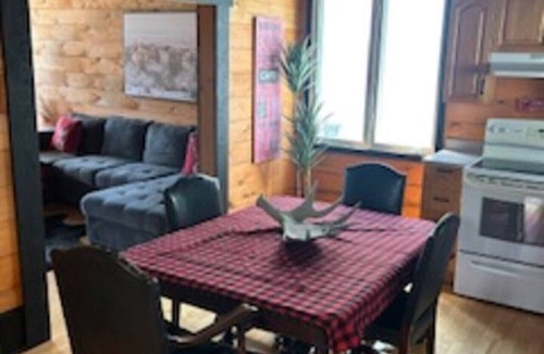 Montebello Apartment | Montebello Saloon #1