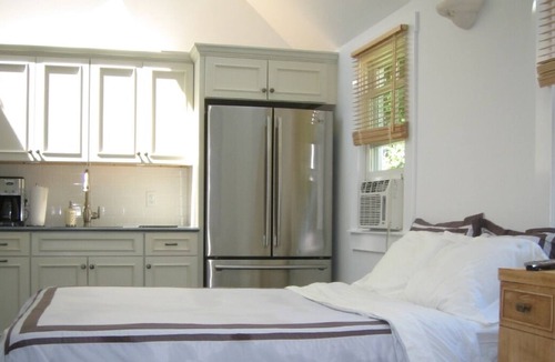 Provincetown Apartment | Montello Cottage - The Pefect West End Location