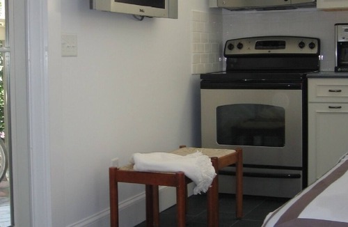 Provincetown Apartment | Montello Cottage - The Pefect West End Location