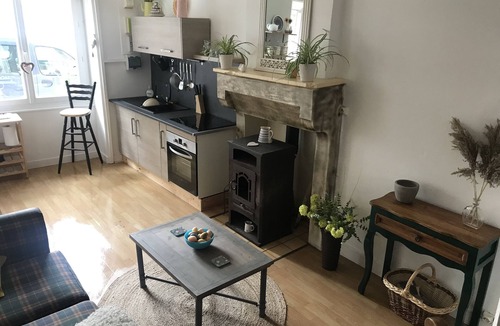 Montemboeuf House | Montemboeuf - Cottage - Sleeps 2 - Parking