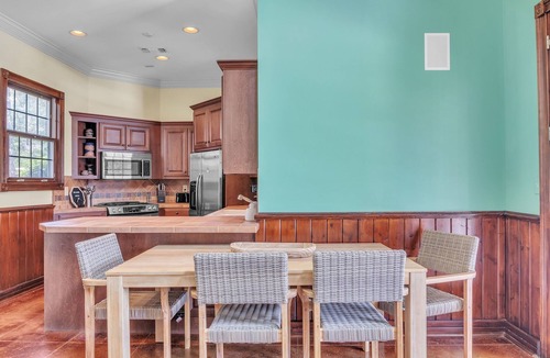 Starkville House | Montgomery Poolhouse, Pool, MSU Lounge