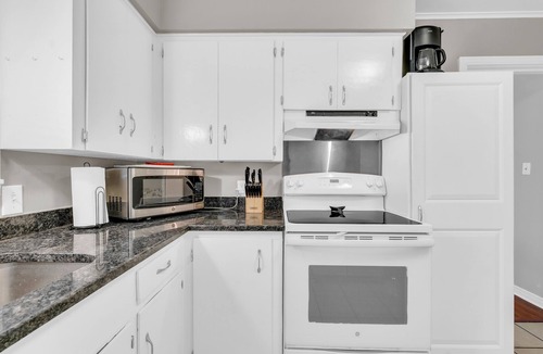 Starkville House | Montgomery Retreat, Spacious, MSU Central