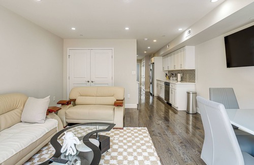 Point Breeze Condo | Month-Long Philly Base 3 Mi to Lincoln Financial!