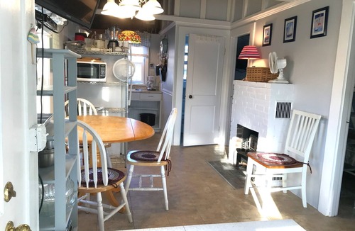 North Truro Cottage | Month of May RATE DISCOUNT Cape Cod, Peaceful + Sunshine PERFECT BEACH ESCAPE
