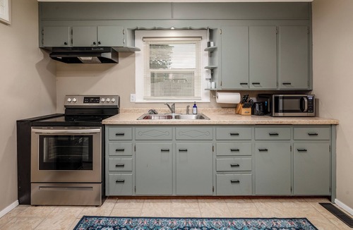 Marion House | Month to Month Rental Storage Garage