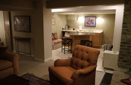 Green Tree House | Monthly Bungalow In Green Tree