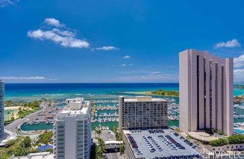 Waikiki Condo | Monthly Discovery Bay 2904 2 Bedroom Ocean/Sunset/Marina 2 Queen Beds