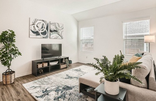 Buda House | Monthly Kyle Rental, Furnished