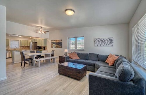 Salida House | Monthly Rental- Close to Town and a Hot Tub