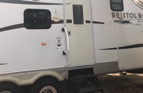 Waller House | Monthly, Weekly, Nightly Rate-Lovely RV in Rustic Surroundings Texas Renaissance