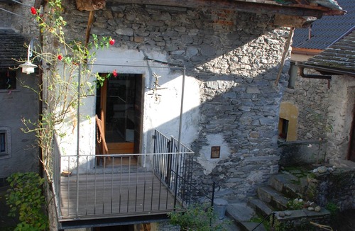 Terre di Pedemonte House | Monti & Lago - Rustico in the historic center of Verscio, Centovalli