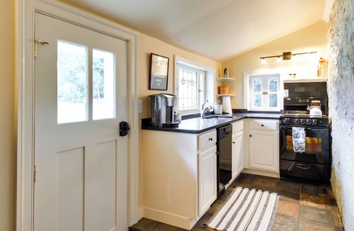 Afton Cottage | Monticello Wine Trail Cottage - Close to Hiking!