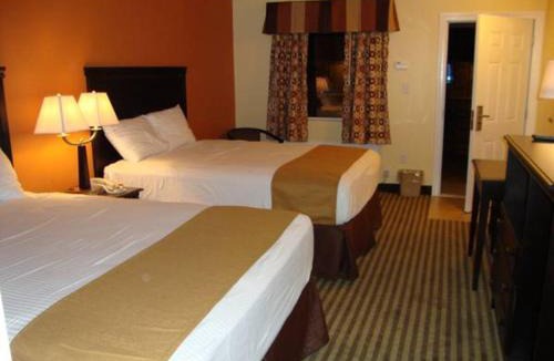 Leesville Hotel | Montigo Inn