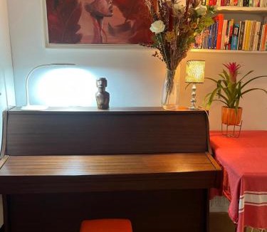 Montmartre Apartment | Montmartre Bright & Quiet