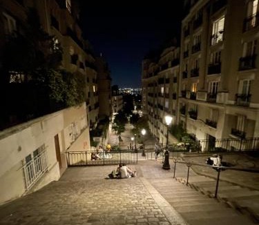 Montmartre Apartment | Montmartre sacré cœur