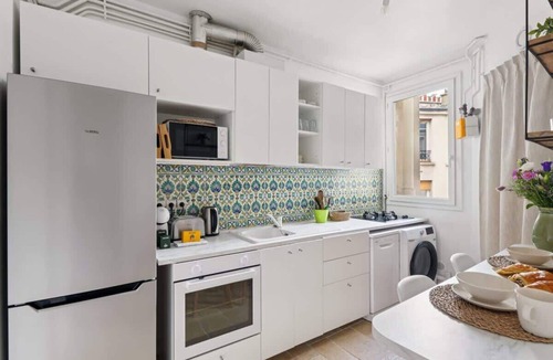 Quartier des Grandes-Carrieres Apartment | Montmartre/Sacré-Coeur - Haussmannian & Central