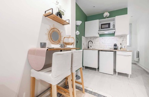 Clignancourt Apartment | Montmartre : Studio Mid-Term at 5min-Sacré-Coeur