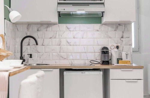 Clignancourt Apartment | Montmartre : Studio Mid-Term at 5min-Sacré-Coeur