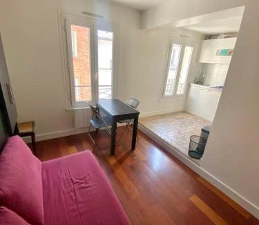 Montmartre Bed & Breakfast | Montmartre village