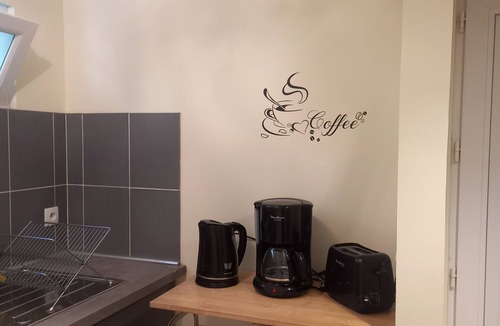 Pezens House | Montolieu GITE with swimming pool