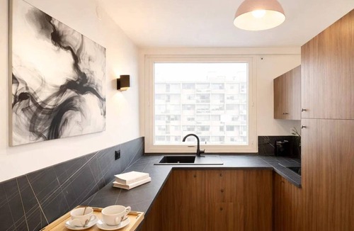 Montparnasse Apartment | Montparnasse family flat with balcony & lift