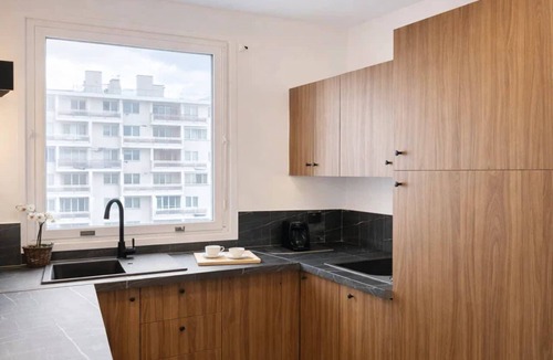 Montparnasse Apartment | Montparnasse family flat with balcony & lift