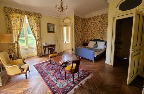 Couches House | Montpatey Castle