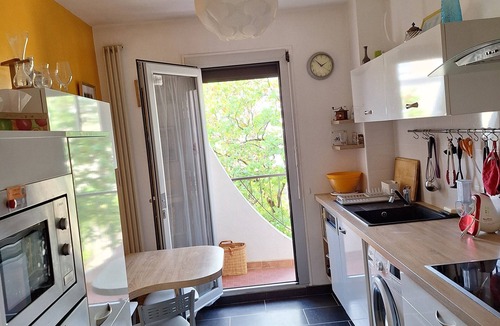 Les Beaux-Arts Apartment | Montpellier quiet with large pool.