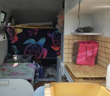 Millenaire Other | MONTPELLIER van aménagé SANS WC SANITAIRE ET CUISINE, JUSTE POUR DÉPANNER quelques nuits, PRÉVOIR UNE BATTERIE EXTERNE POUR LES TÉLÉPHONES MERCI DE BIEN LIRE LE DESCRIPTIF