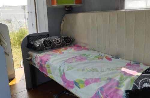 Millenaire Other | MONTPELLIER van aménagé SANS WC SANITAIRE ET CUISINE, JUSTE POUR DÉPANNER quelques nuits, PRÉVOIR UNE BATTERIE EXTERNE POUR LES TÉLÉPHONES MERCI DE BIEN LIRE LE DESCRIPTIF
