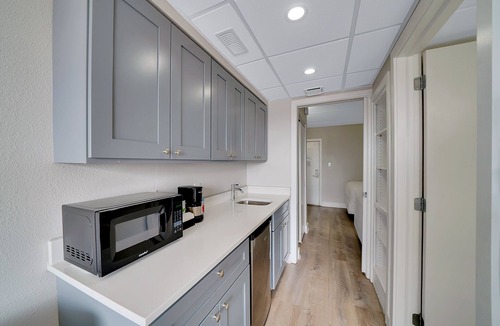 Cape May Hotel | Montreal Beach Resort