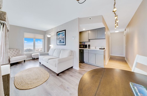 Cape May Hotel | Montreal Beach Resort