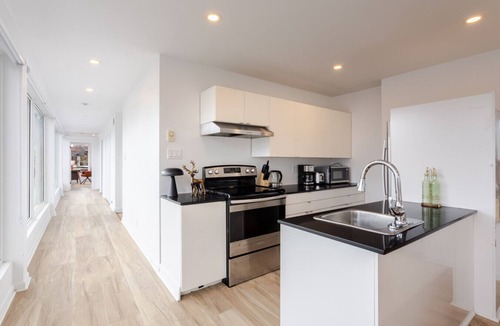 Shaughnessy Village Apartment | Montréal Downtown Haven | Walk to All Attractions