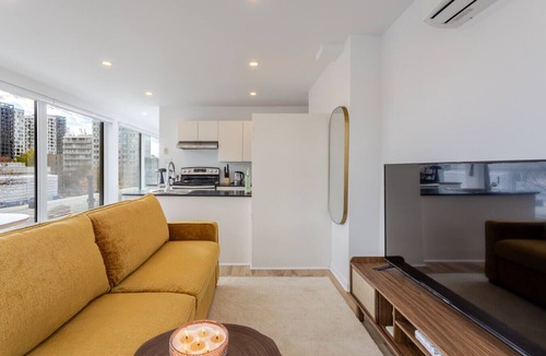 Shaughnessy Village Apartment | Montréal Downtown Haven | Walk to All Attractions