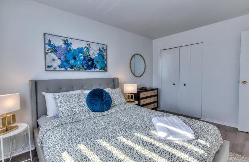 Pierrefonds-Roxboro Apartment | Montreal & Free Parking Comfy Cozy Pierrefonds Apts